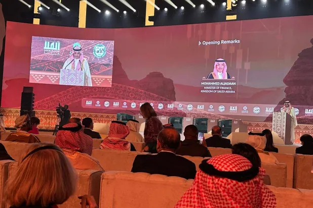وزير المالية السعودي محمد الجدعان في افتتاح مؤتمر العلا لاقتصادات الأسواق الناشئة (الشرق الأوسط)