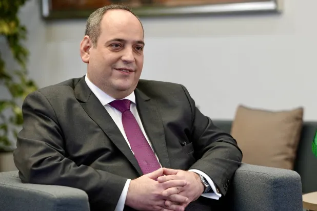 الأمين العام لـ«المكتب الدولي للمعارض» خلال الحوار مع «الشرق الأوسط»... (تصوير: تركي العقيلي)