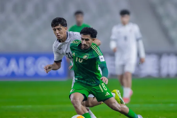 اقتنص العراق فوزاً غالياً من نظيره السعودي اليوم الأحد (المنتخب السعودي)