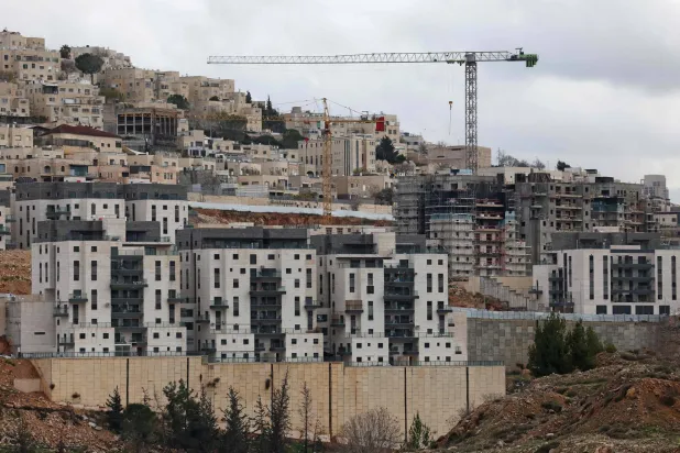 صورة تُظهر إنشاءات في مستوطنة رامات شلومو بالقدس الشرقية (أ.ف.ب)