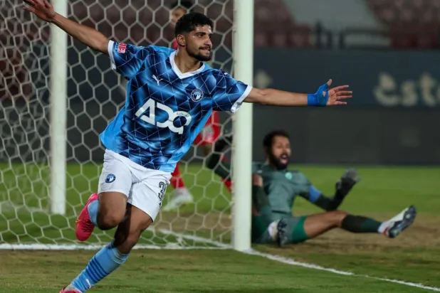 إبراهيم عادل يحتفل بهدف الفوز لبيراميدز في مرمى مودرن سبورت (نادي بيراميدز)
