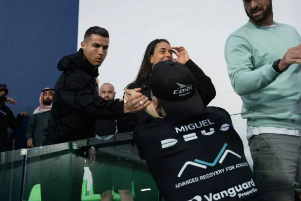 كريستيانو رونالدو لدى حضوره بطولة «بريمير بادل» (منصة إكس)