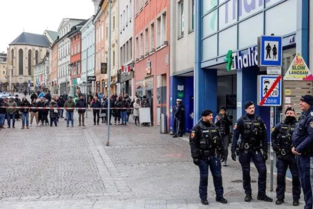 استنفار أمني في موقع الحادث في العاصمة النمساوية فيينا «متداولة»

