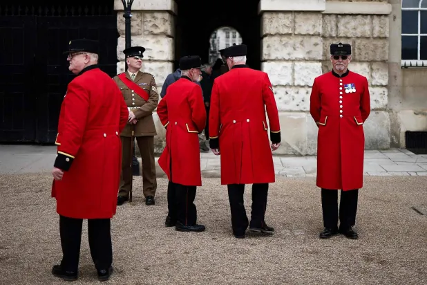 تحوّلها إلى وسائد «أمر علاجي» (أ.ف.ب)