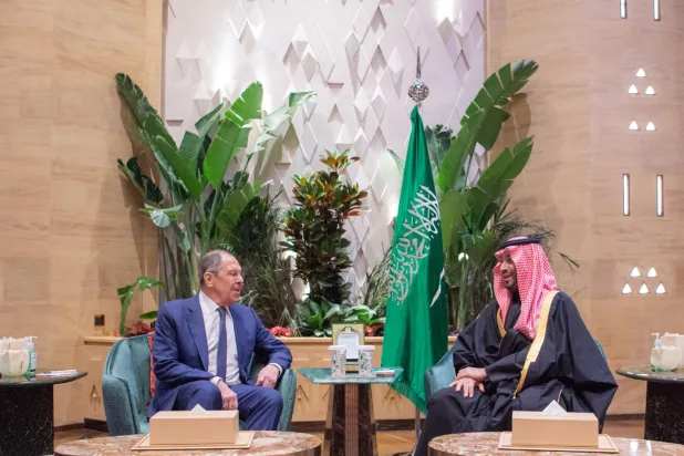 ولي العهد السعودي الأمير محمد بن سلمان لدى استقباله وزير الخارجية الروسي سيرغي لافروف (واس)