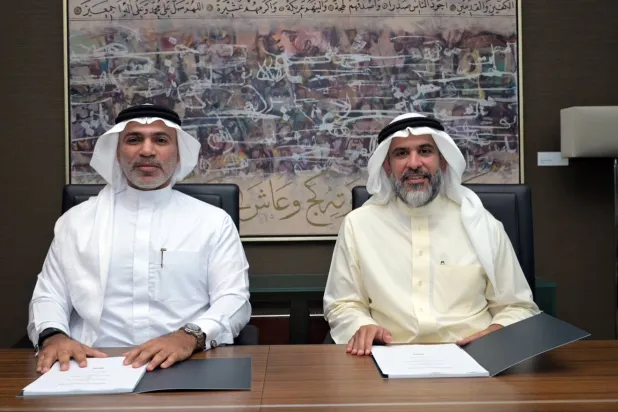 رئيس الوادي الصناعي والمنطقة الاقتصادية الخاصة في مدينة الملك عبد الله الاقتصادية المهندس ماجد متبولي ومدير إدارة العقارات بالمنطقة في «آركابيتا» عيسى آل خليفة