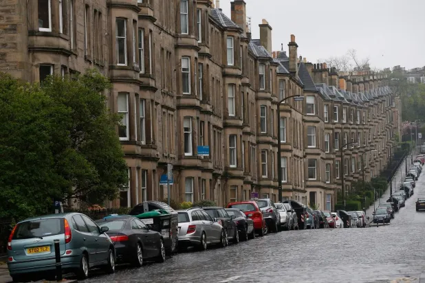 منازل سكنية في حي ستوكبريدج في أدنبره باسكوتلندا (رويترز)