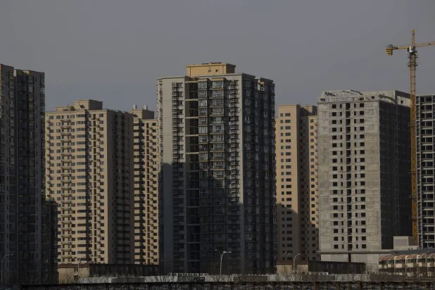 أحد المشروعات العقارية الكبرى في العاصمة الصينية بكين (إ.ب.أ)