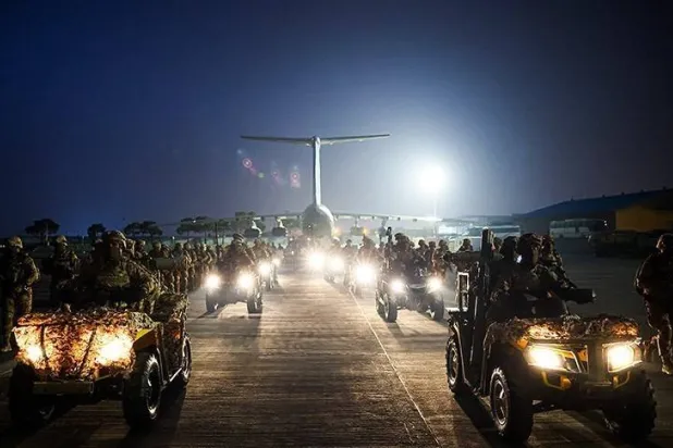 الوحدات الخاصة في «الحرس الثوري» خلال تدريبات ليلية بجنوب غربي البلاد (تسنيم)