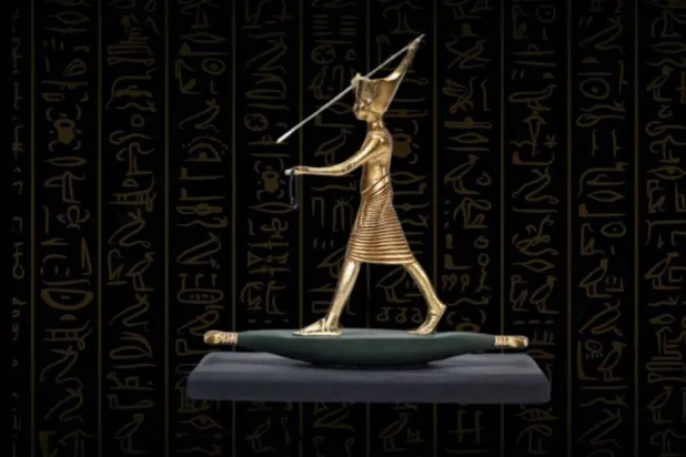 نموذج للمستنسخات التي تروّج للحضارة المصرية (صفحة كنوز على فيسبوك)