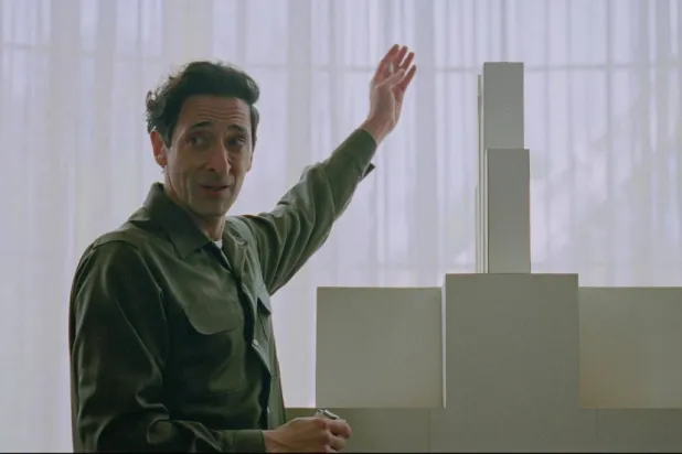 أدريان برودي في «ذَ بروتاليست» (بروكستريت فيلمز)