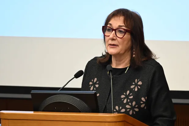 المفوضة الأوروبية لشؤون البحر المتوسط دوبرافكا شويتزا تلقي كلمة أمام مندوبي الجمعية البرلمانية للبحر المتوسط ​​المشاركين في الدورة العامة التاسعة عشرة للجمعية في روما... إيطاليا 20 فبراير 2025 (إ.ب.أ)