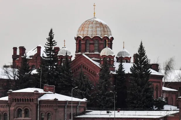 صورة تظهر سجن كريستي السابق على ضفاف نهر نيفا في سان بطرسبرغ (أ.ف.ب)