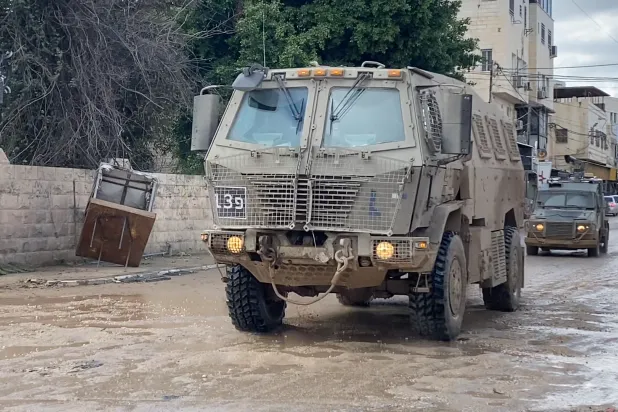 آليات الجيش الإسرائيلي تقتحم مخيم جنين (الشرق الأوسط)
