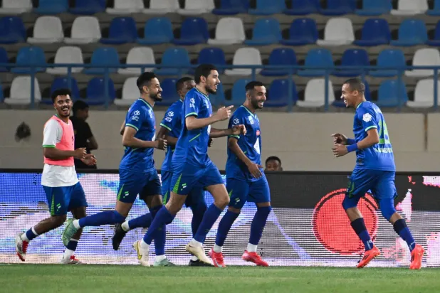 احتفالية فريق الفتح بهدف سفيان بن دبكة (تصوير: علي خمج)