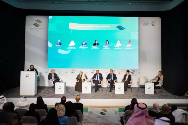 جانب من الجلسة رفيعة المستوى حول الدبلوماسية الإنسانية في النزاعات (مركز الملك سلمان للإغاثة)