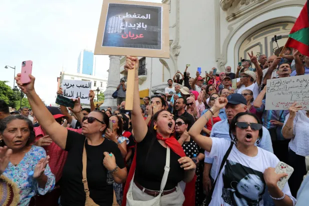 مظاهرة سابقة نظمها معارضون للتنديد بالتضييق على الحريات (إ.ب.أ)