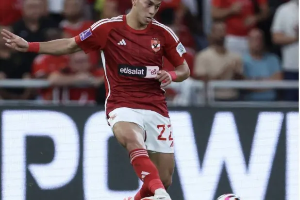 إمام عاشور لاعب النادي الأهلي (النادي الأهلي)