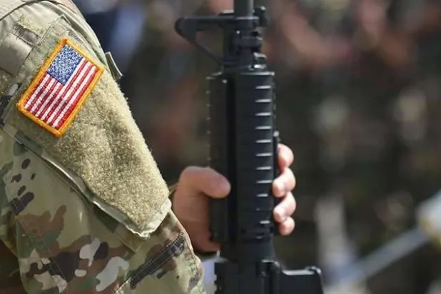 العسكريين الأميركيين الذين يعانون اضطراب الهوية الجنسية سيتم فصلهم من الخدمة العسكرية (أرشيفية)