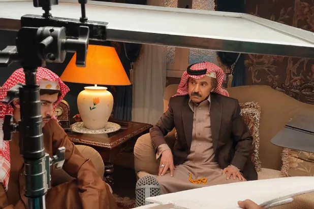 يُقدم السناني شخصية التاجر «عبد الله» في المسلسل (الشرق الأوسط)