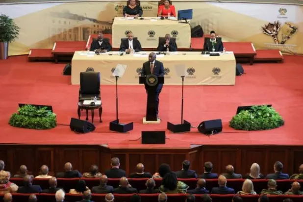 سيريل رامافوزا يلقي خطابه عن حالة الأمة لعام 2025 في كيب تاون يوم 6 فبراير الحالي (رويترز)