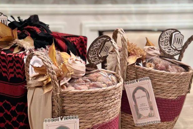 هدايا رمضان تقليدٌ يجمع الأصالة بالمحبة ويُغزّز الأواصر (الشرق الأوسط)