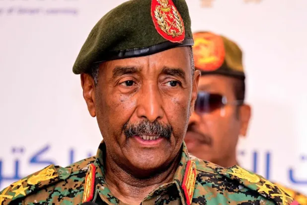 Sudan Ordu Komutanı General Abdulfettah el-Burhan, Port Sudan’da bir konferansta (AFP)