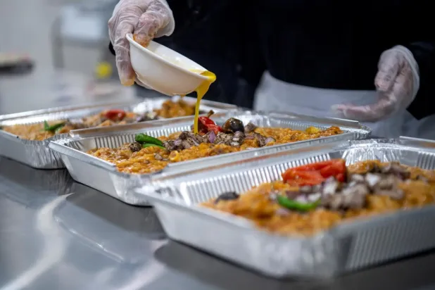 حافظ السعوديون طوال سنوات على العادات والتقاليد الرمضانية من خلال الاستعداد المبكر لهذا الشهر