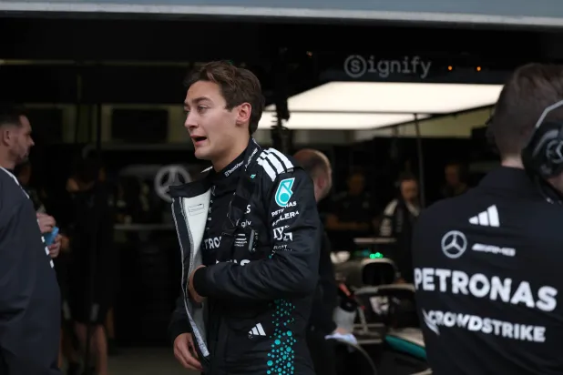 جورج راسل سائق فريق «مرسيدس» الأسرع في آخر أيام تجارب البحرين (إ.ب.أ)