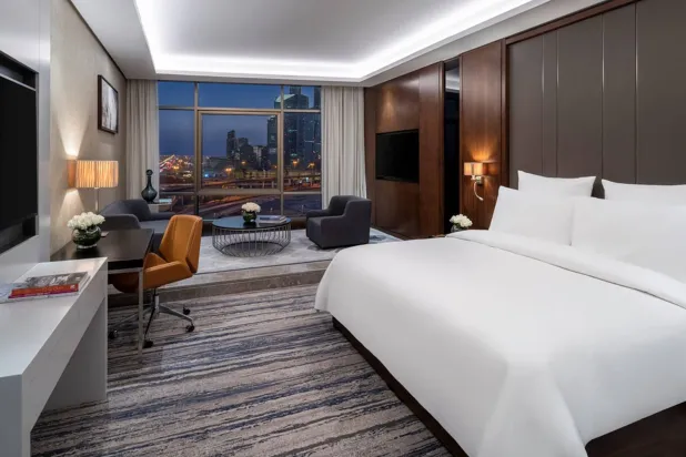 احتفالات عيد الفطر في فندق موڤنبيك الرياض تجربة فاخرة تجمع الفخامة والضيافة العربية