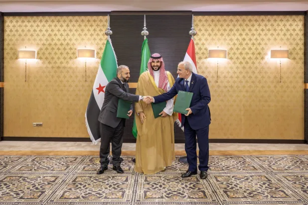 أكد الجانبان السوري واللبناني خلال «اجتماع جدة» على الأهمية الاستراتيجية لترسيم الحدود بين البلدين (وزارة الدفاع السعودية)