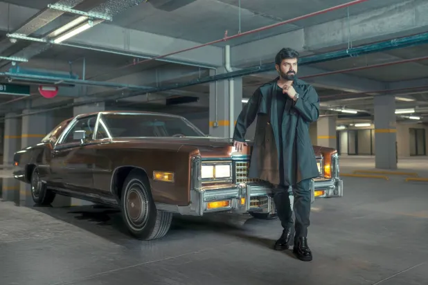 عمّار الكوفي في مشهد من كليب أغنيته {واحش عيوني}