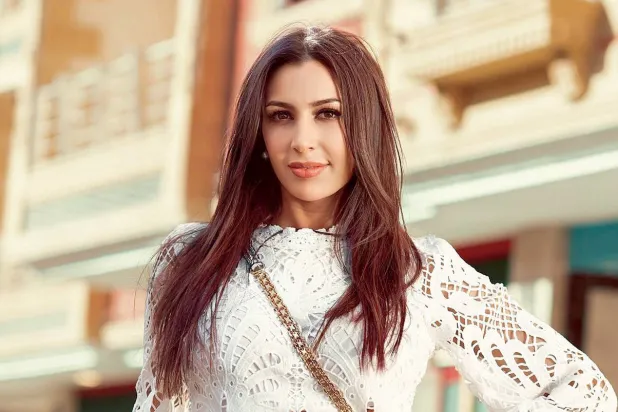 جنات تفاجئ جمهورها في عيد الفطر بأغنيتها الجديدة {بطل تمثيلك} (حسابها على {فيسبوك})