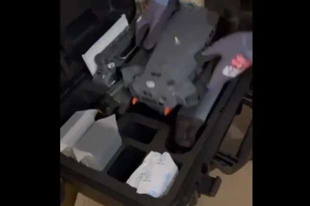 طائرة لا سلكية «درون» كانت مخبأة داخل شحنة سابقة (الجمارك العمانية)