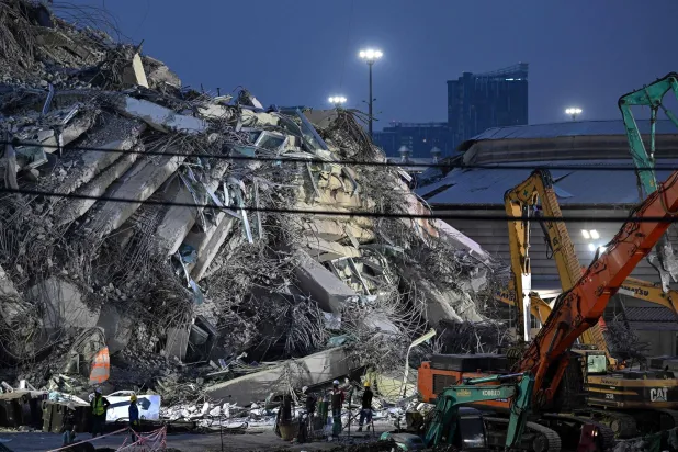 قال المجلس العسكري الحاكم في ميانمار إن عدد قتلى الزلزال ارتفع إلى 1700 في حين بلغ عدد المصابين 3400 (أ.ف.ب)