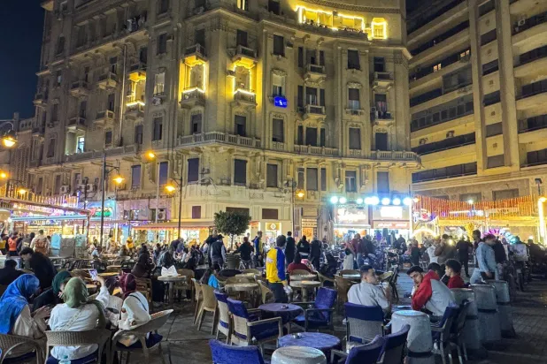 مواطنون مصريون في وسط العاصمة القاهرة (تصوير: عبد الفتاح فرج)