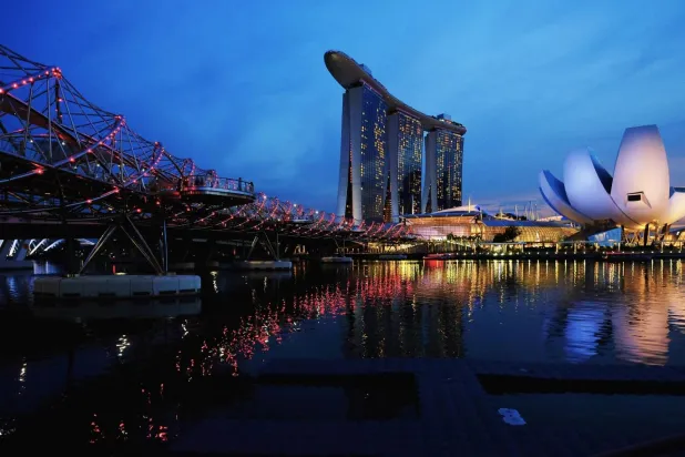 Singapur'a yerleşen milyarderlerin artması, ruhsat ve araç satışlarına da yansıdı (Reuters)