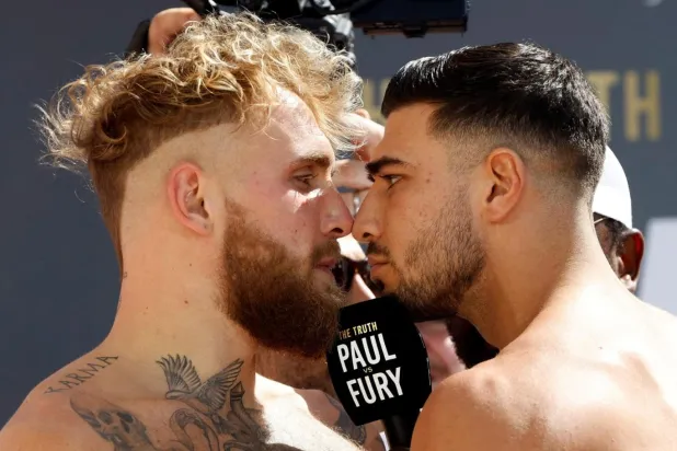 Jake Paul ve Tommy Fury (Reuters)