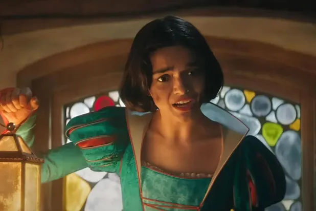 Filmin gösterime girmesi, oyuncu kadrosuyla ilgili tartışmalar, oyuncular arasındaki kavga söylentileri ve filmin kalitesiyle ilgili şikayetlerin gölgesinde kaldı (Disney)