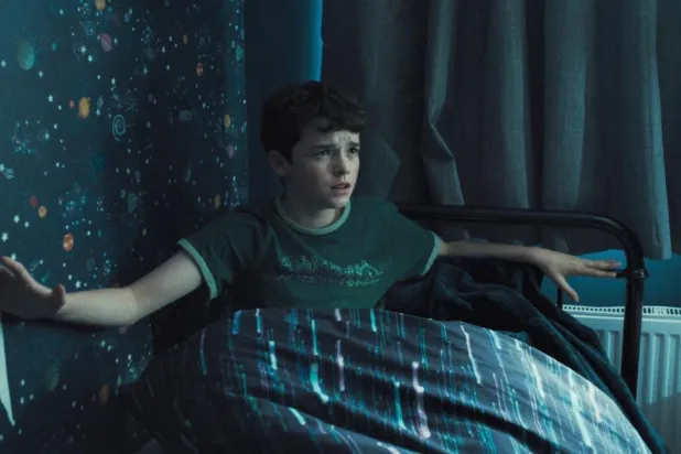 İlk oyunculuk denemesinde kendine hayran bırakan 15 yaşındaki Owen Cooper, şu sıralar Margot Robbie'yle birlikte Emily Brontë klasiği Uğultulu Tepeler'in (Wuthering Heights) beyazperde uyarlamasını çekiyor (Netflix)