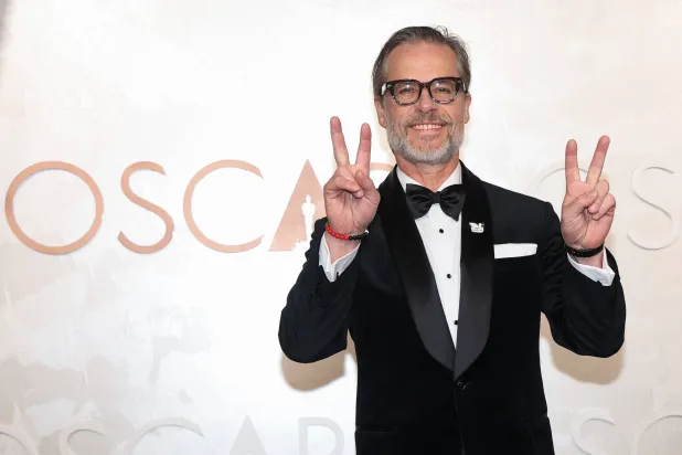 الممثل الأسترالي - البريطاني جاي بيرس (رويترز)