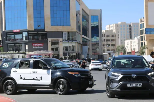 عناصر من رجال الأمن الأردني في شوارع عمان (الحساب الرسمي لمديرية الأمن العام-فيسبوك)