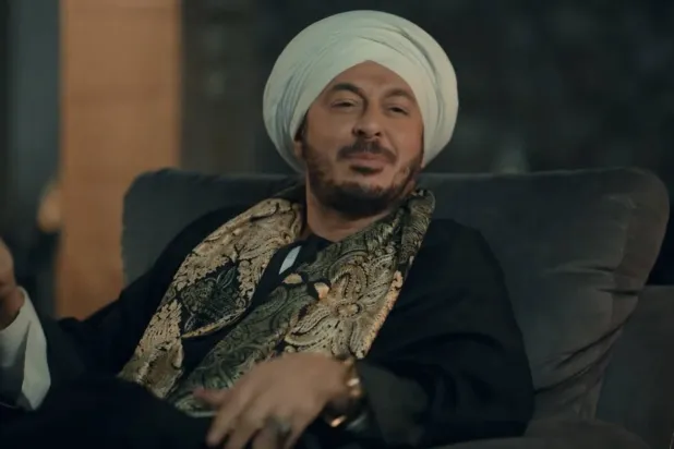 مصطفى شعبان في لقطة من مسلسل «حكيم باشا» (حساب شعبان بـ«فيسبوك»)