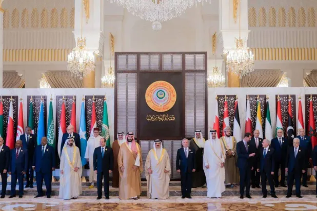 صورة تذكارية لقادة الدول العربية في قمة المنامة الأخيرة (بنا)
