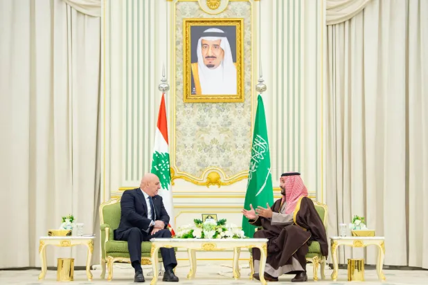 السعودية ولبنان يؤكدان أهمية تعزيز العمل العربي والتطبيق الكامل لاتفاق الطائف