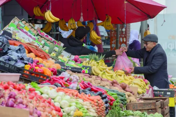 لا تسبب زيادة تناول الفاكهة أي خطر على الصحة (إ.ب.أ)