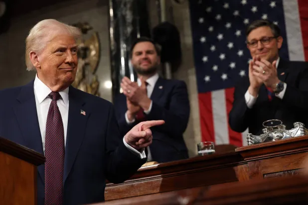 الرئيس الأميركي دونالد ترمب خلال خطابه في الكونغرس أمس (أ.ف.ب)