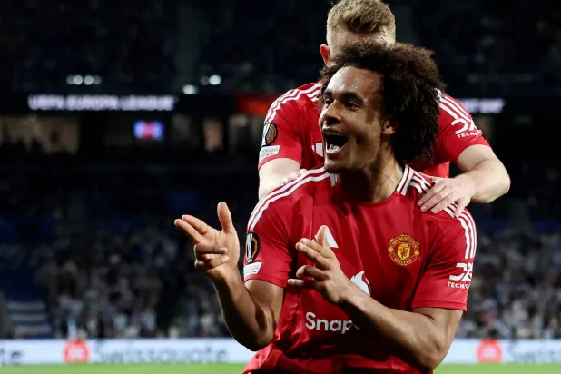 Soccer Football - Europa League - Round of 16 - First Leg - Real Sociedad v Manchester United - Reale Arena, San Sebastian, Spain - March 6, 2025 Manchester United's Joshua Zirkzee celebrates scoring their first goal REUTERS/Vincent West