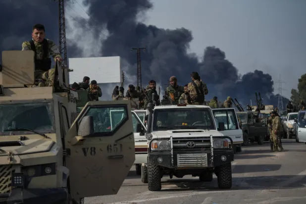 القوات السورية تتوجه إلى قرى ريف اللاذقية والساحل السوري بالأسلحة الثقيلة (د.ب.أ)