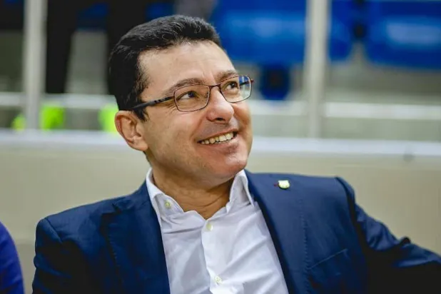 طبيب الفريق الأول لبرشلونة الراحل كارليس مينارو جارسيا (نادي برشلونة)